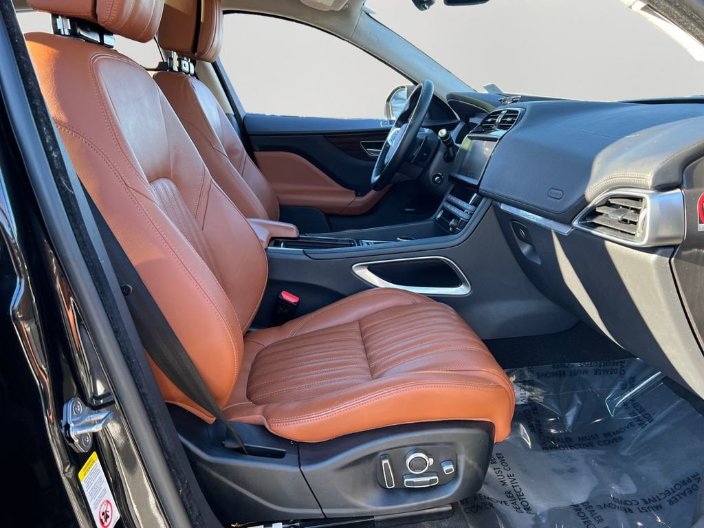 Used 2019 Jaguar F-PACE Portfolio image 7
