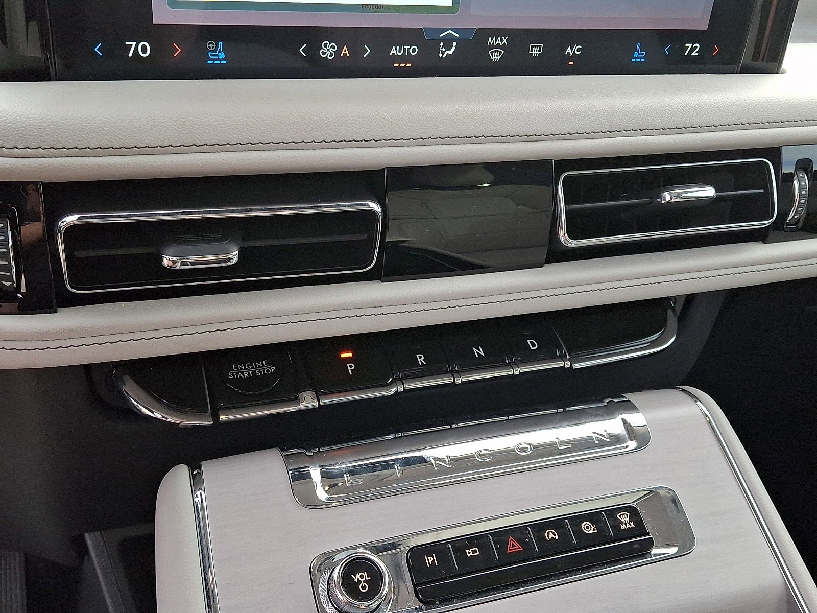 Certified 2025 Lincoln Aviator Reserve w/ Equipment Group 201A image 15