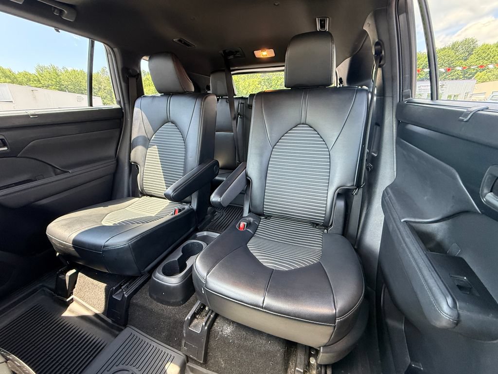 Used 2023 Toyota Highlander XSE AWD/4WD image 14
