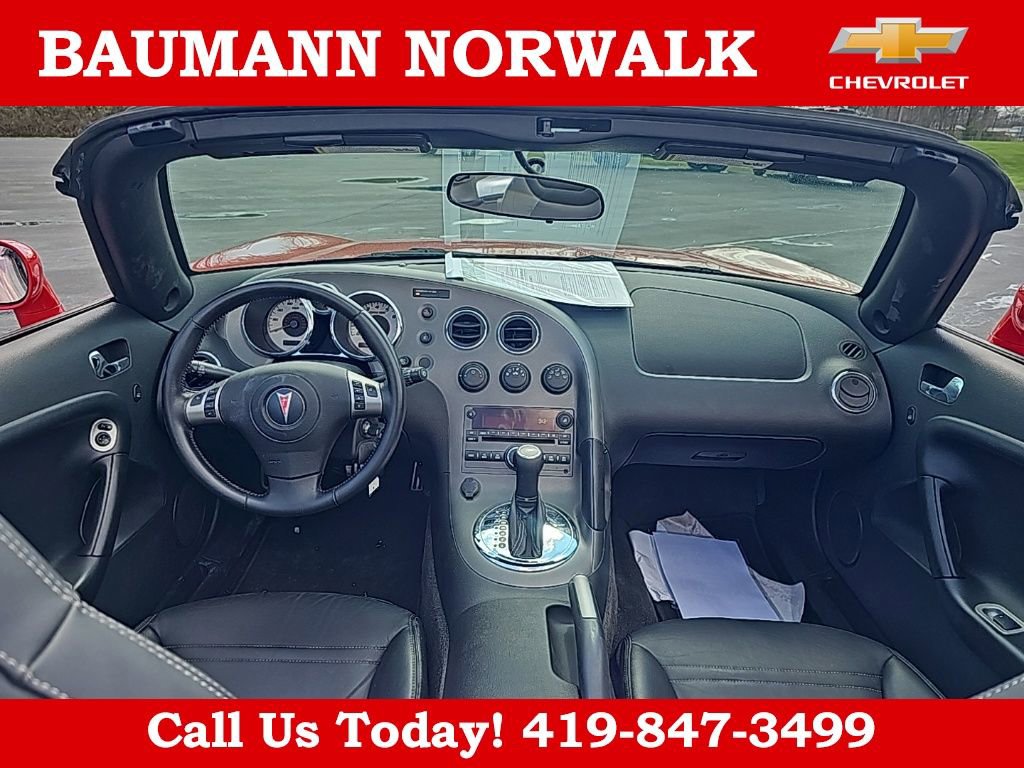 Used 2007 Pontiac Solstice Convertible w/ Premium Package RWD image 4