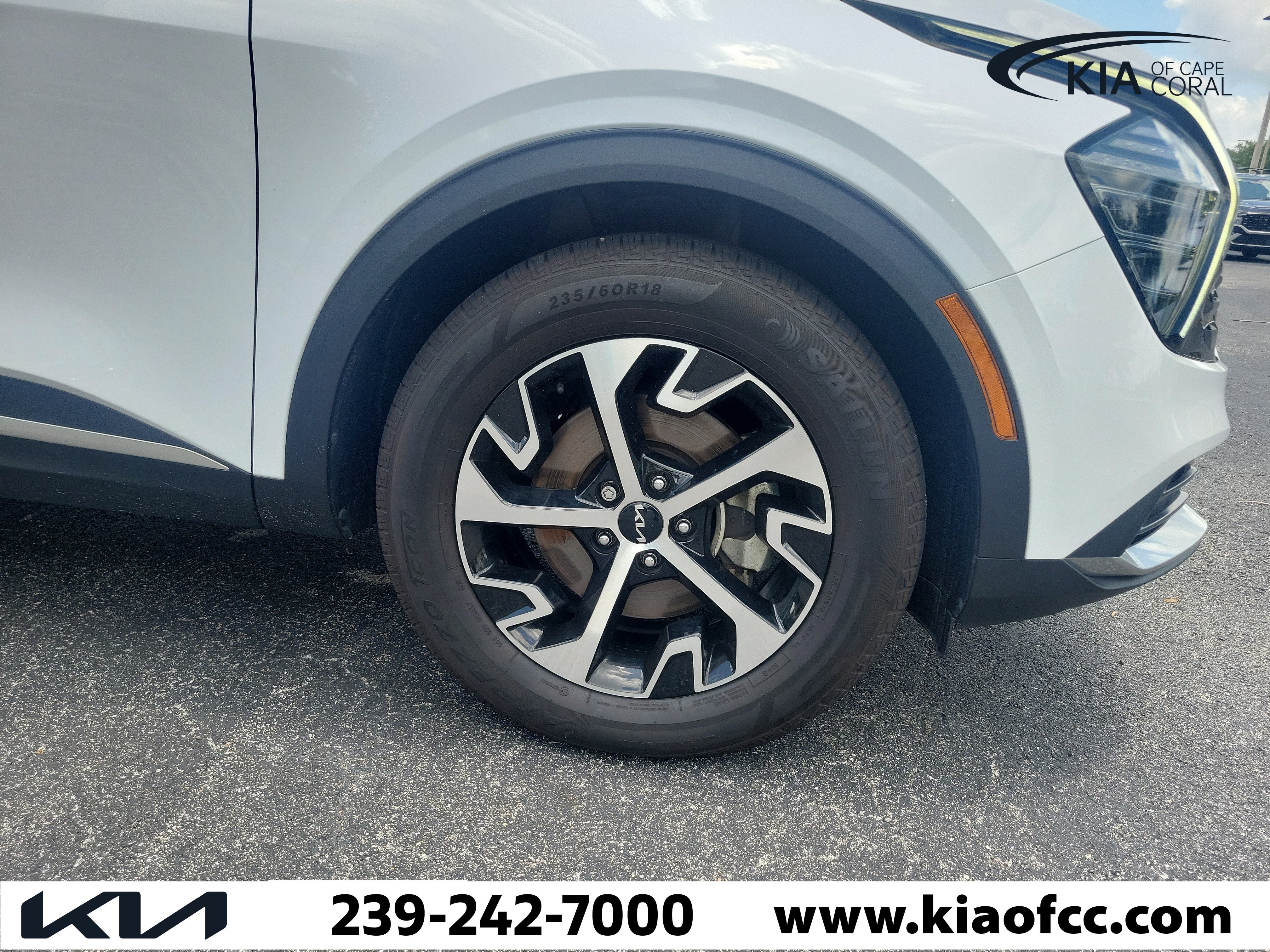 Certified 2025 Kia Sportage EX FWD image 7