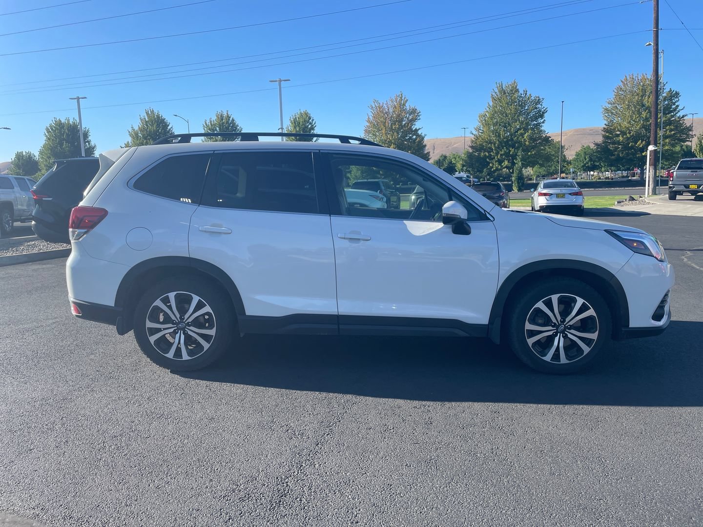 Used 2022 Subaru Forester Limited AWD/4WD image 2
