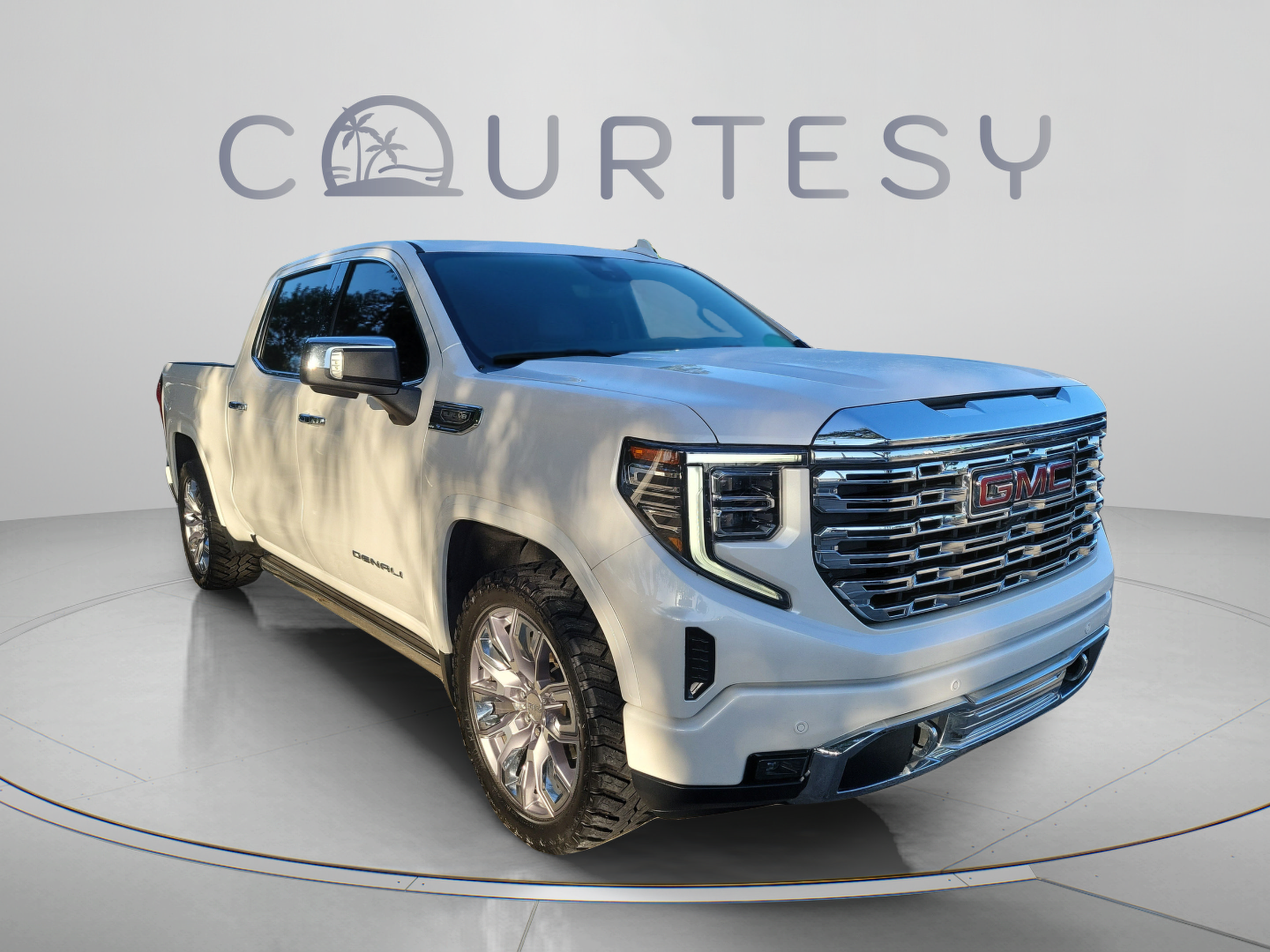 Used 2022 GMC Sierra 1500 Denali w/ Denali Reserve Package AWD/4WD image 5