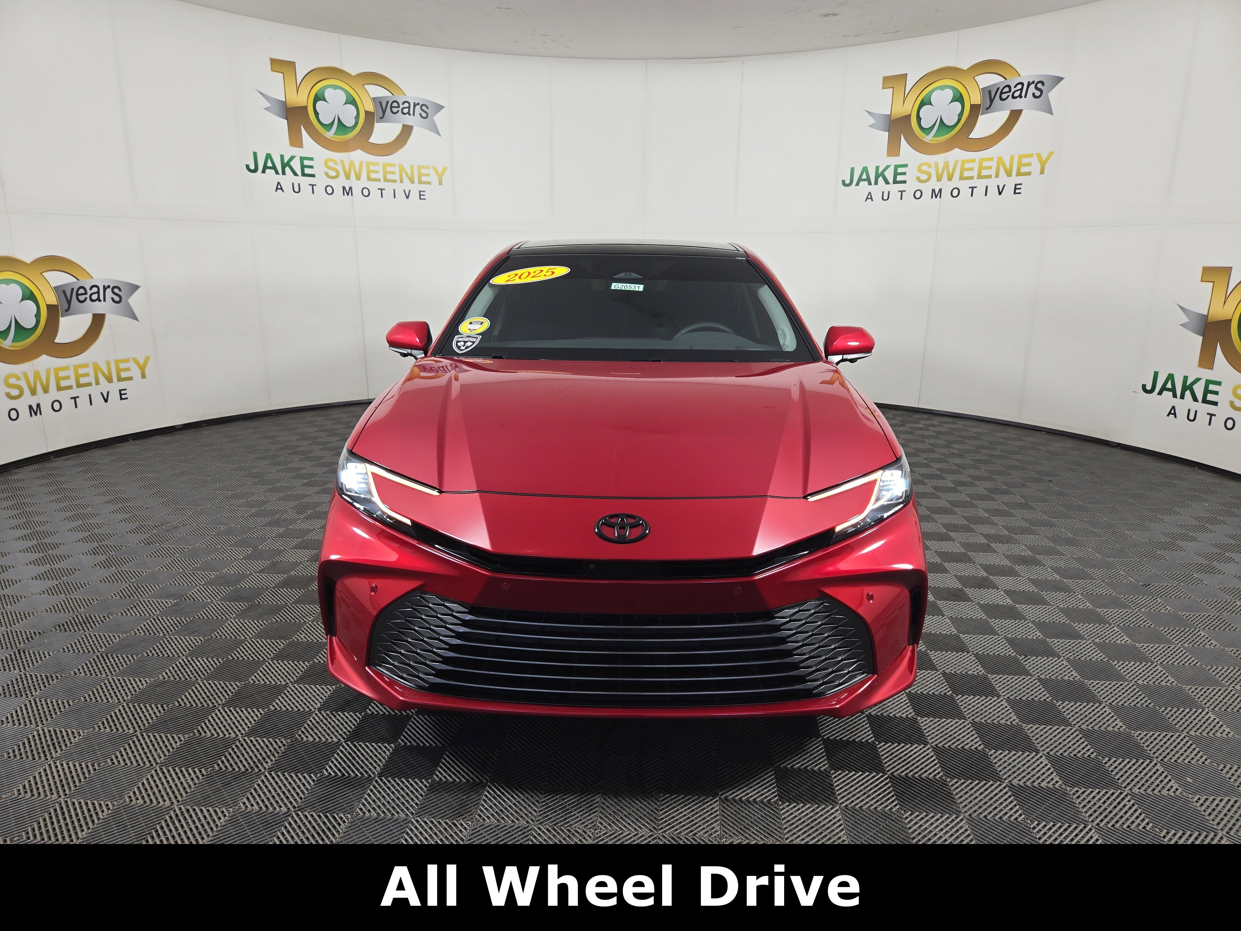 Used 2025 Toyota Camry XLE w/ Premium Plus Package AWD/4WD image 2