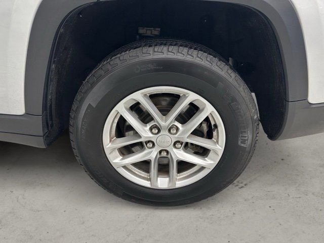 Used 2023 Jeep Grand Cherokee L Laredo w/ Luxury Tech Group I image 9