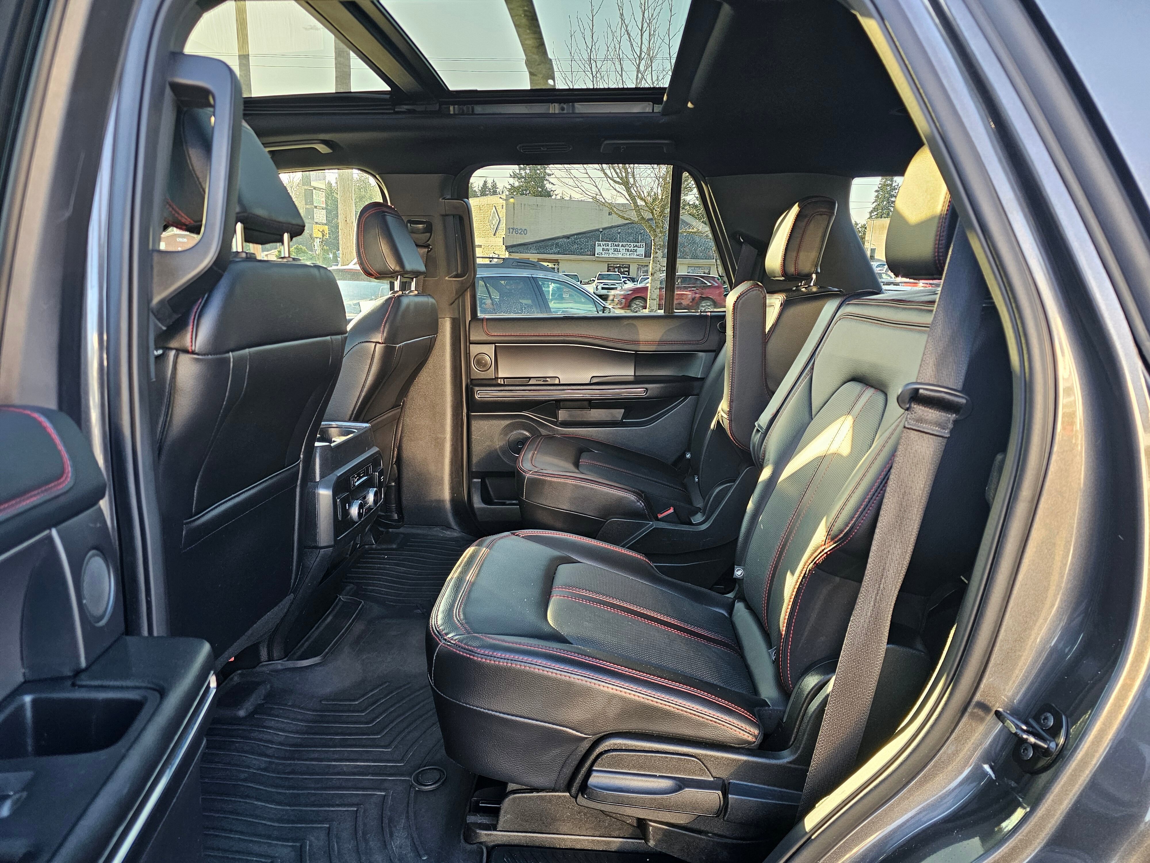 Used 2021 Ford Expedition Limited image 16