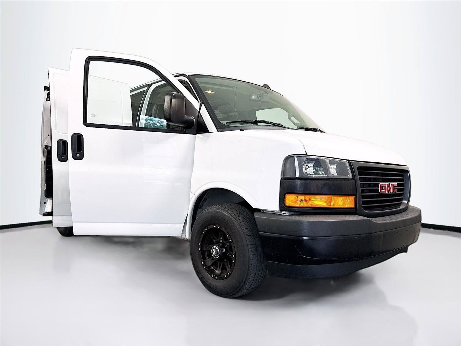 Used 2020 GMC Savana 2500 Extended w/ Enhanced Convenience Package RWD image 23