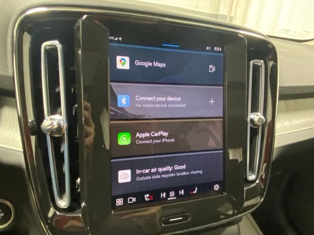 Used 2025 Volvo XC40 B5 Plus AWD/4WD image 16