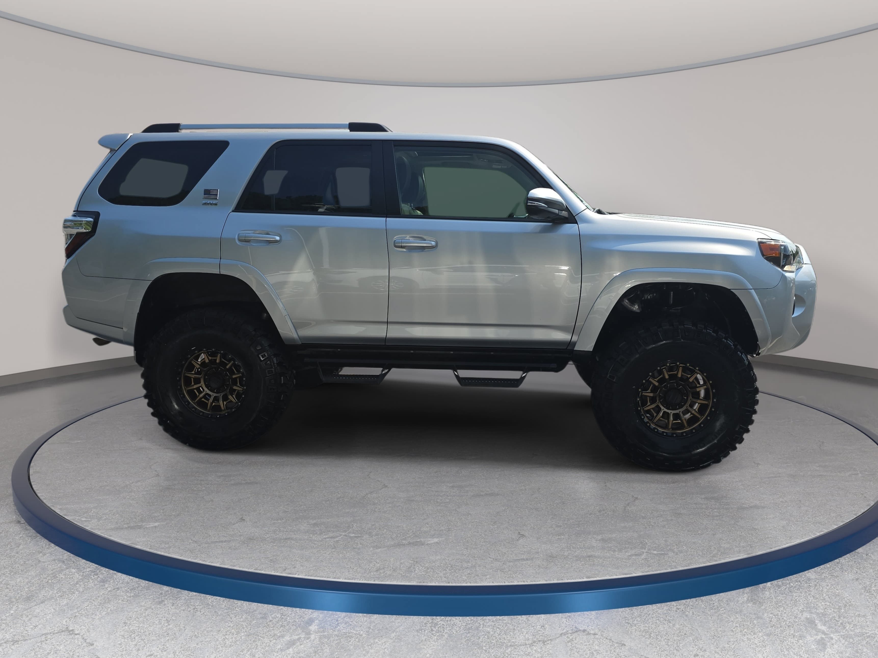 Used 2022 Toyota 4Runner SR5 Premium w/ Moonroof Package AWD/4WD image 4