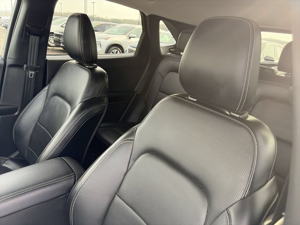 Used 2025 Ford Escape Platinum AWD/4WD image 11