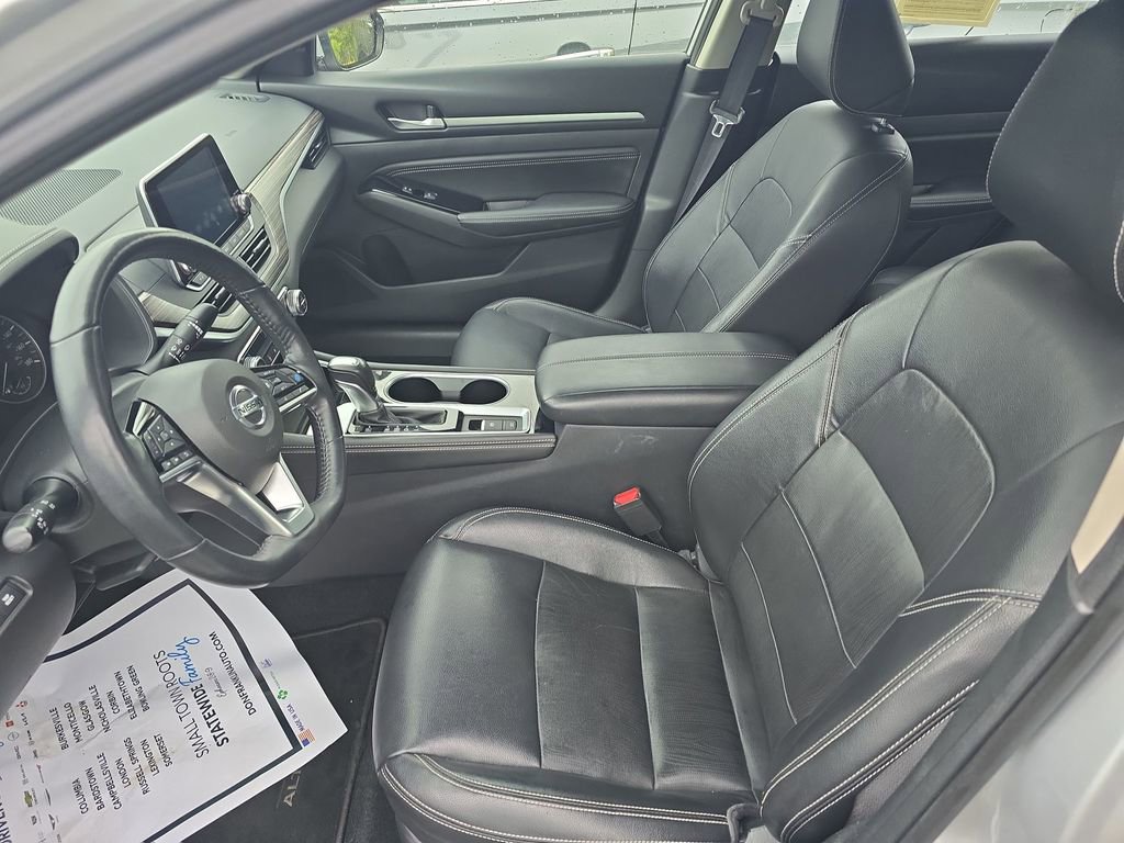 Used 2020 Nissan Altima 2.0 Platinum FWD image 14