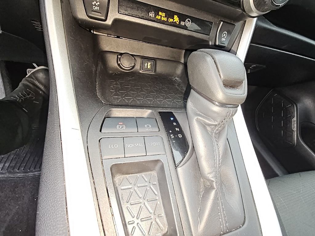 Used 2024 Toyota RAV4 XLE image 16