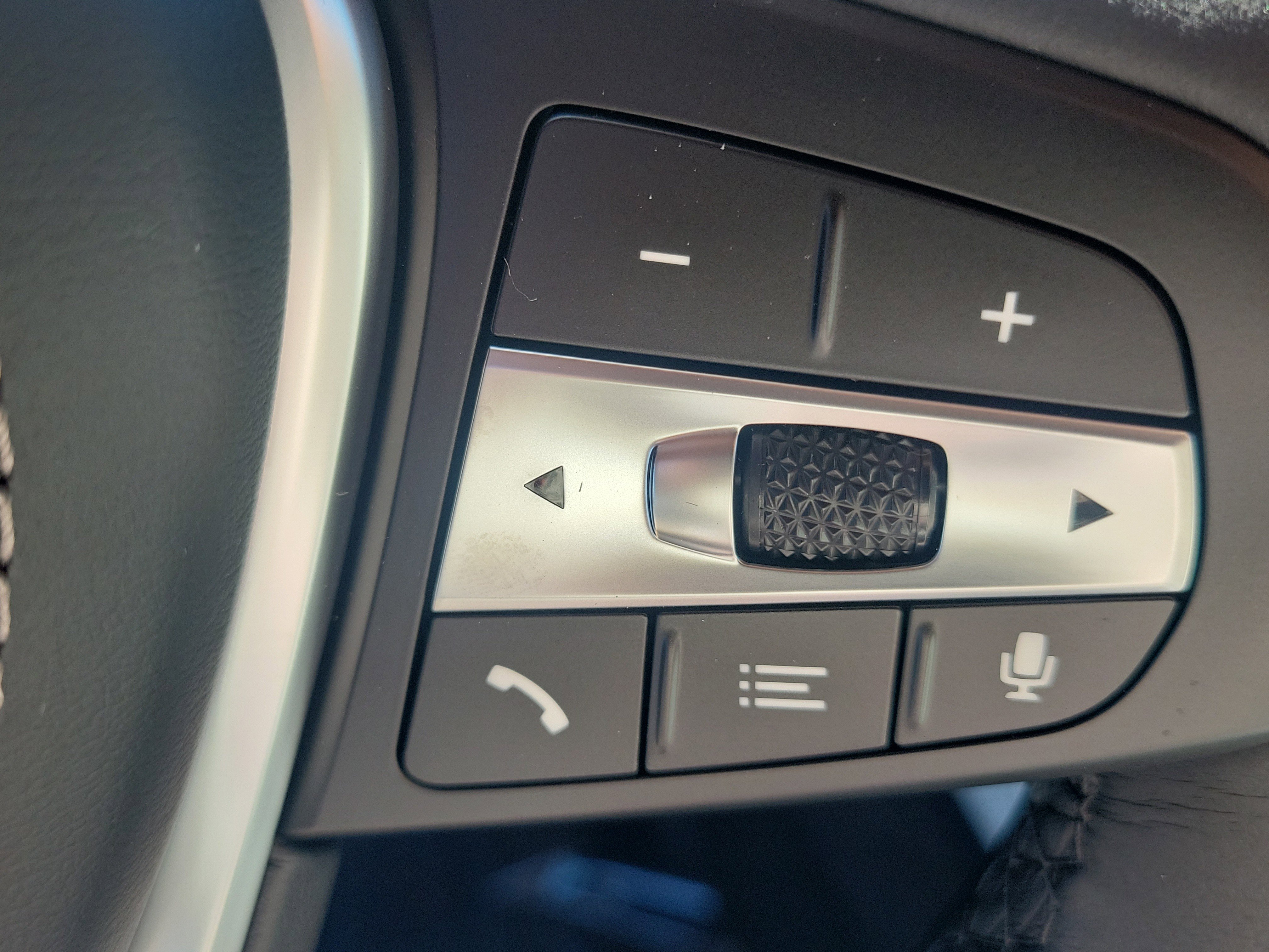 New 2026 BMW X5 xDrive40i w/ Climate Comfort Package image 34