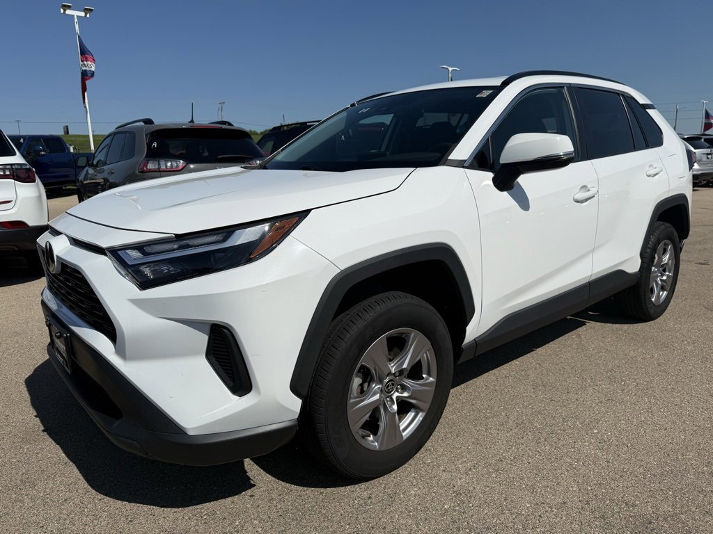 Used 2022 Toyota RAV4 XLE image 6