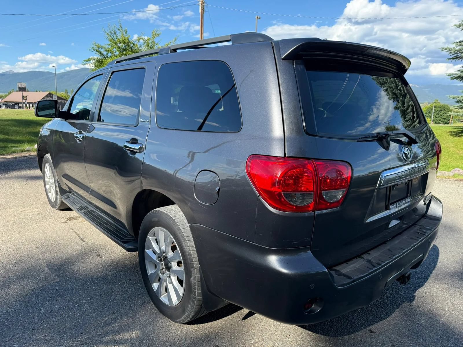 Used 2014 Toyota Sequoia Platinum AWD/4WD image 6