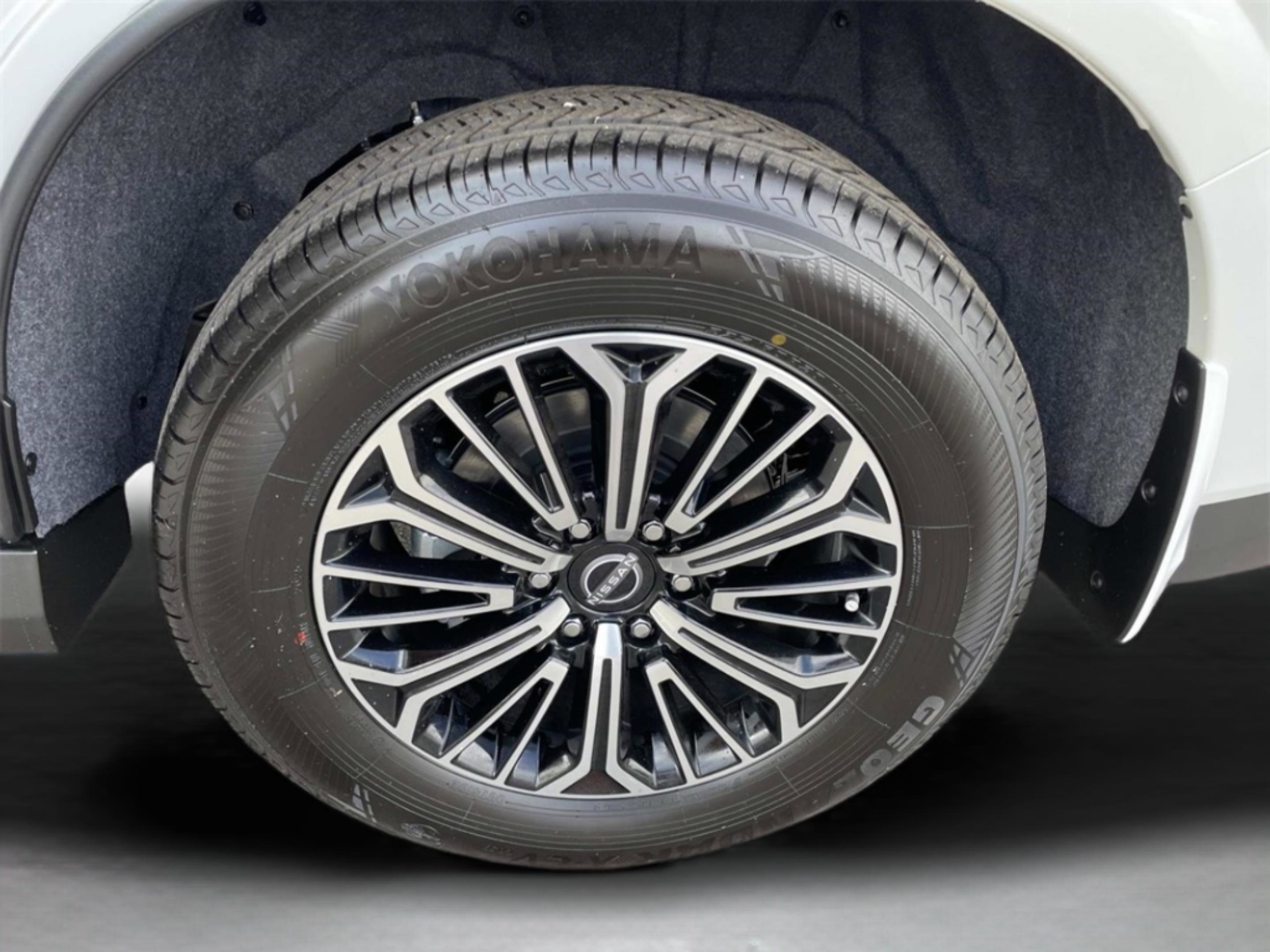 New 2026 Nissan Armada SL w/ Captain's Chari Seat Package image 12