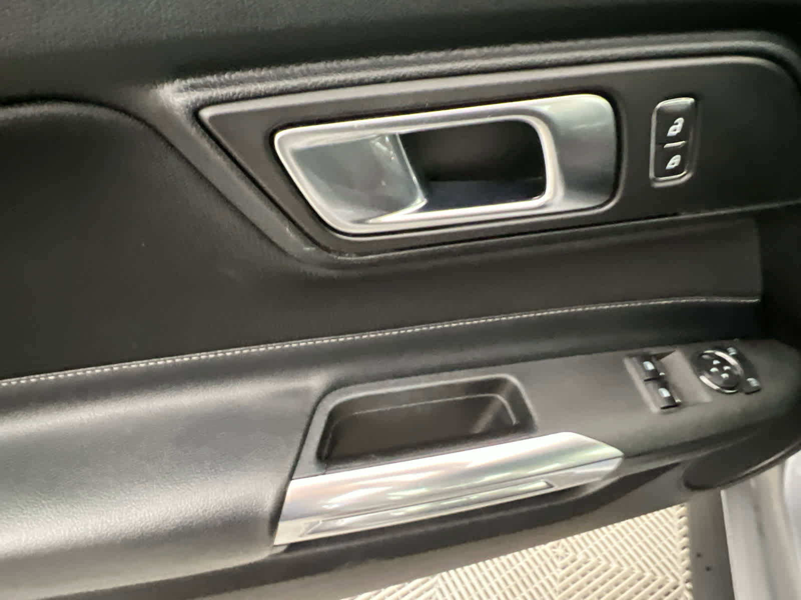 Used 2021 Ford Mustang Coupe image 18