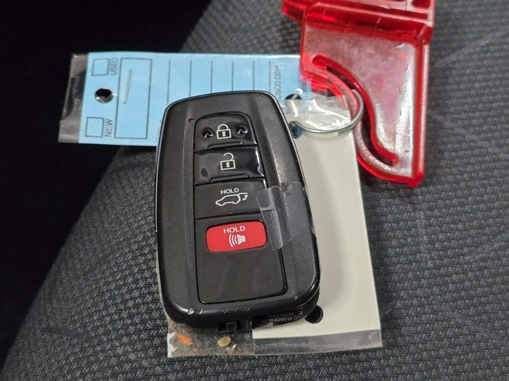 Used 2024 Toyota RAV4 XLE image 33