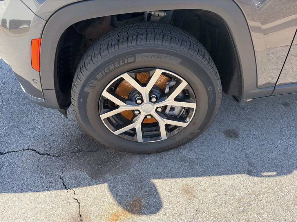 Used 2024 Jeep Grand Cherokee L Limited w/ Luxury Tech Group II image 32