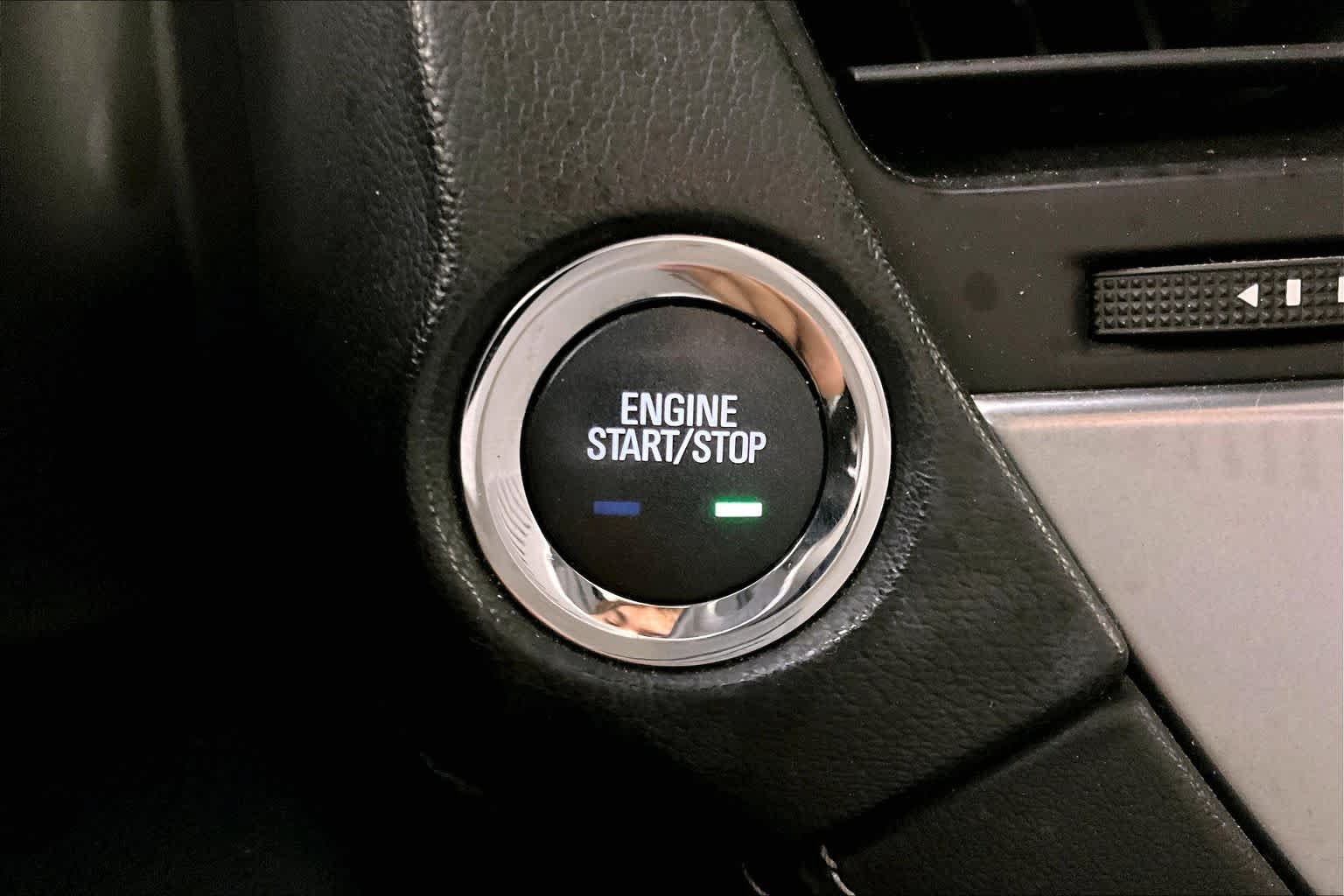 Used 2017 Chevrolet Suburban Premier AWD/4WD image 31