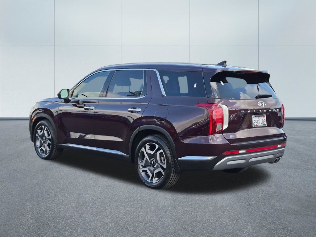 Used 2023 Hyundai Palisade Limited FWD image 4