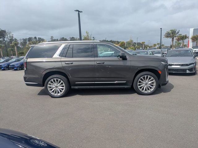 Used 2021 Cadillac Escalade Luxury image 2