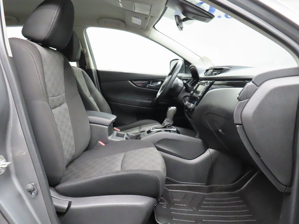 Used 2019 Nissan Rogue Sport SV image 23