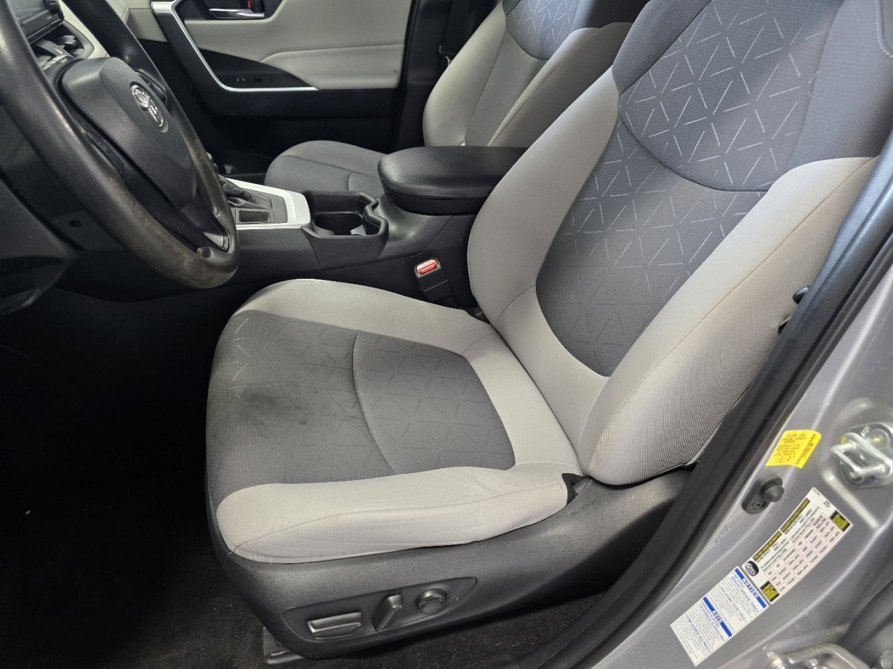 Certified 2021 Toyota RAV4 XLE w/ Carpet Mat Package (TMS) AWD/4WD image 21