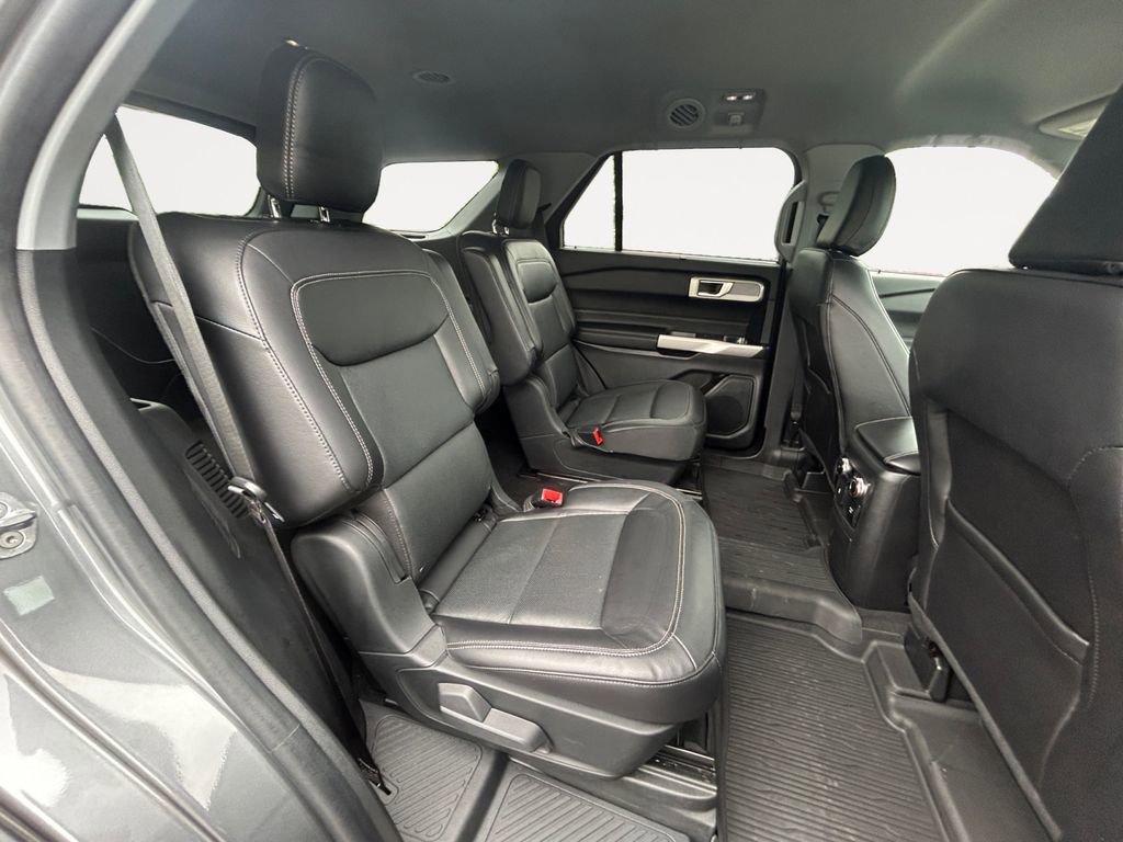 Used 2022 Ford Explorer Limited w/ Equipment Group 301A image 11