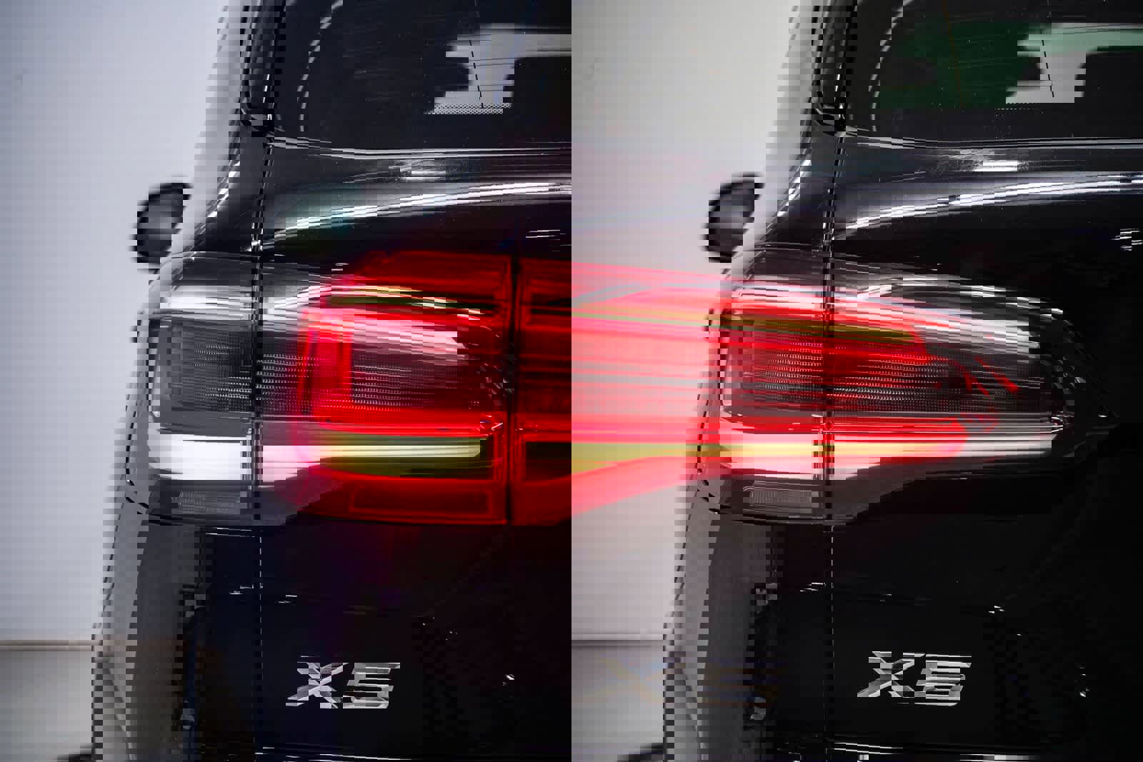 Used 2022 BMW X5 xDrive40i w/ Parking Assistance Package image 9