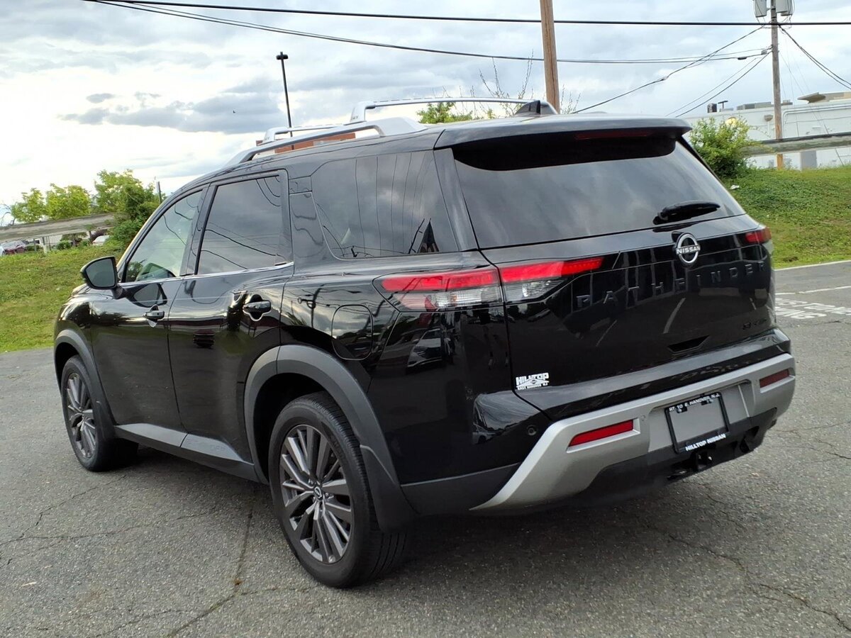 Certified 2023 Nissan Pathfinder SL w/ SL Premium Package AWD/4WD image 7