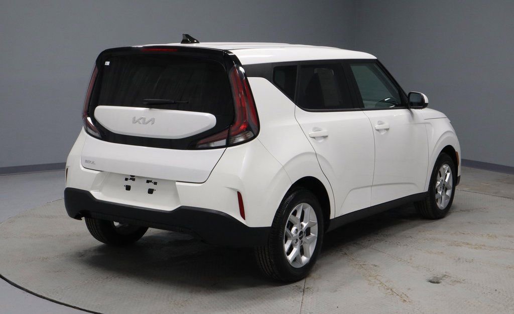 Used 2024 Kia Soul LX w/ Option Group 015 image 10