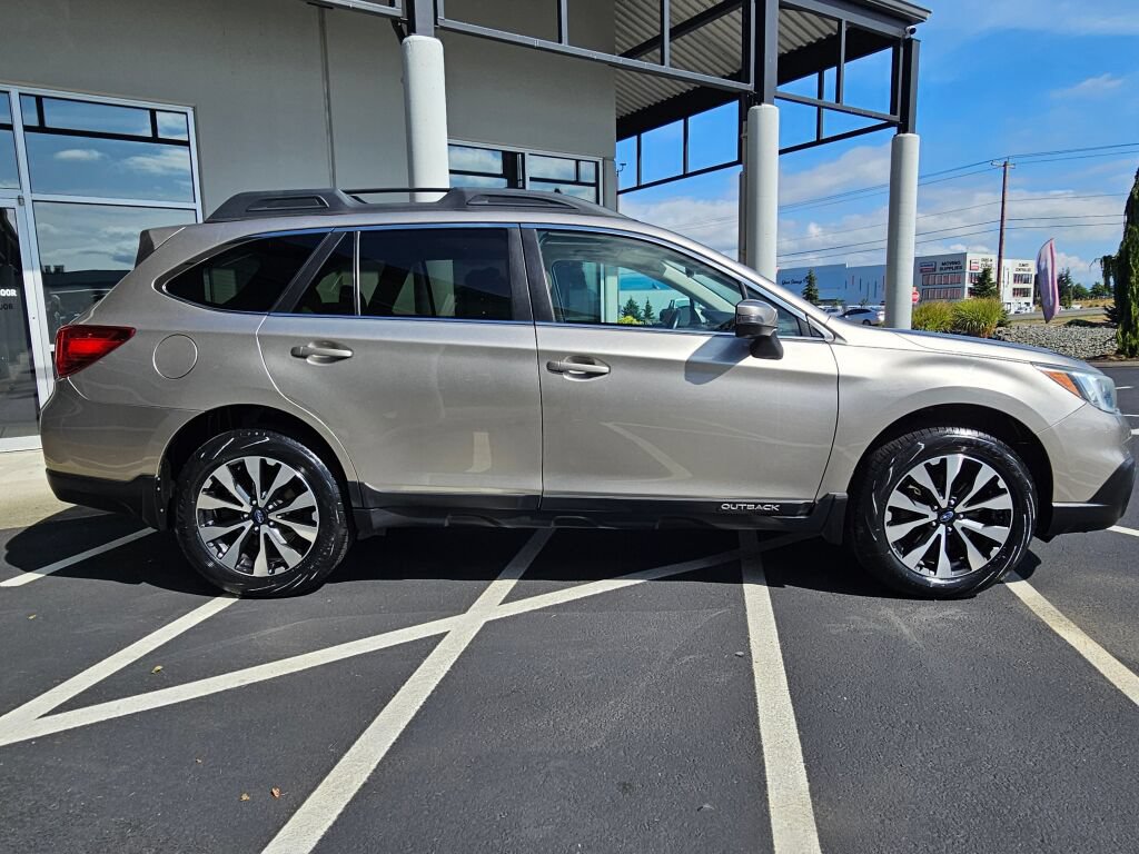 Used 2015 Subaru Outback 3.6R Limited AWD/4WD image 6