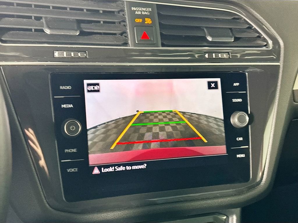 Certified 2023 Volkswagen Tiguan SE image 17