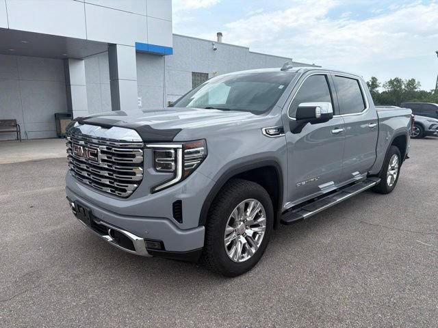 Used 2024 GMC Sierra 1500 Denali w/ Technology Package AWD/4WD image 2