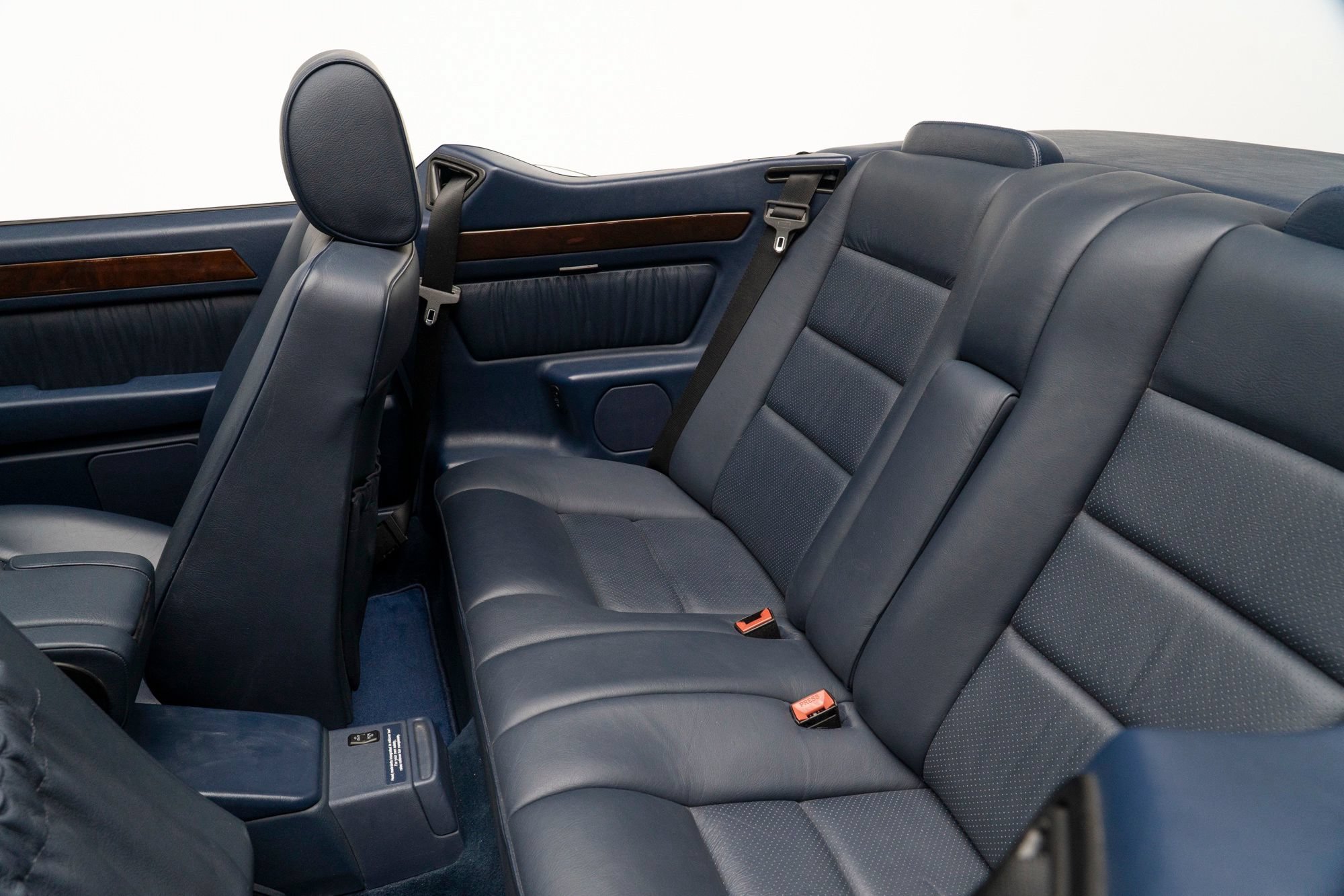 Used 1995 Mercedes-Benz E 320 Convertible image 24