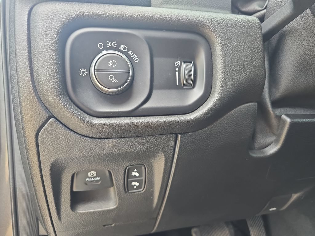 Used 2019 RAM 1500 Big Horn RWD image 26