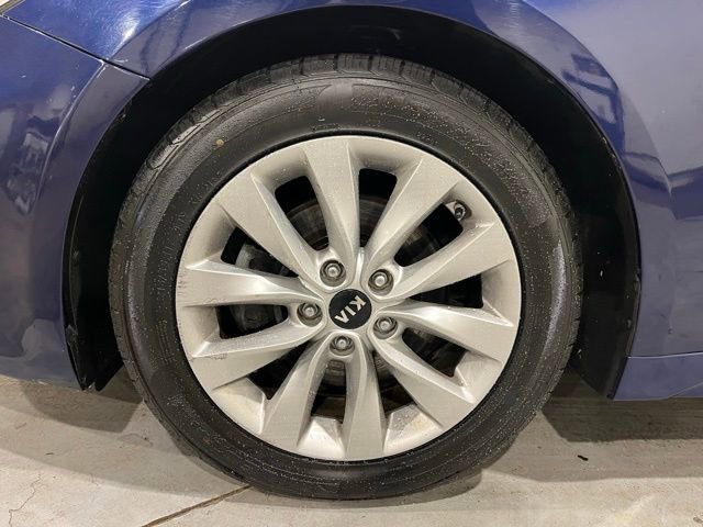 Used 2018 Kia Optima S w/ Panoramic Sunroof Package image 14