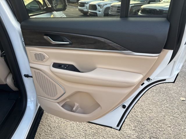 New 2026 Jeep Grand Cherokee Limited w/ Luxury Tech Group II AWD/4WD image 24