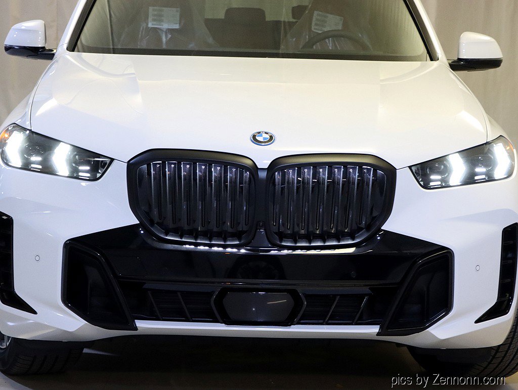 Used 2026 BMW X5 xDrive50e w/ M Sport Package image 6
