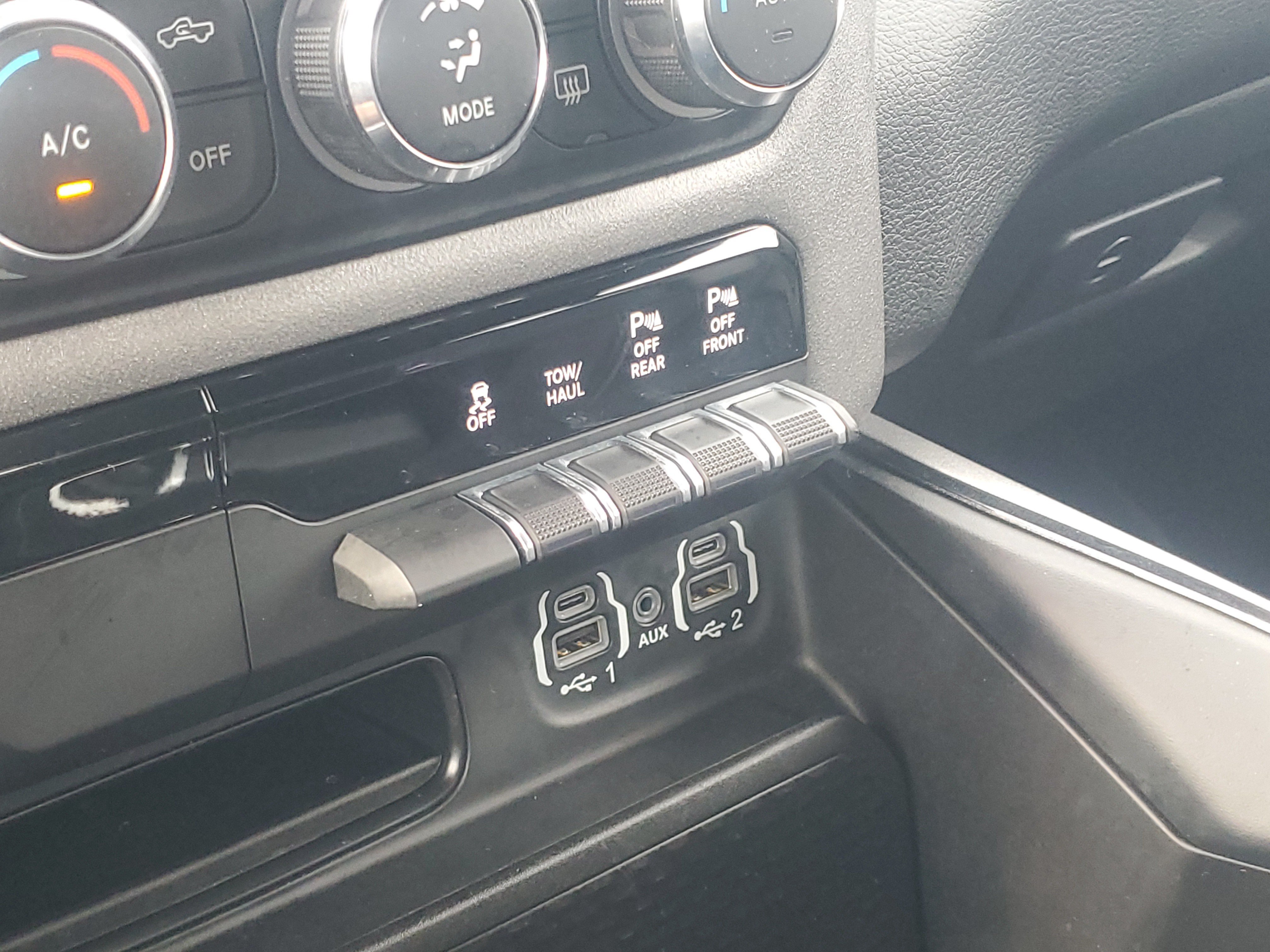 Used 2023 RAM 1500 Big Horn AWD/4WD image 31