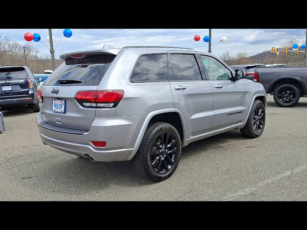 Used 2019 Jeep Grand Cherokee Altitude image 8