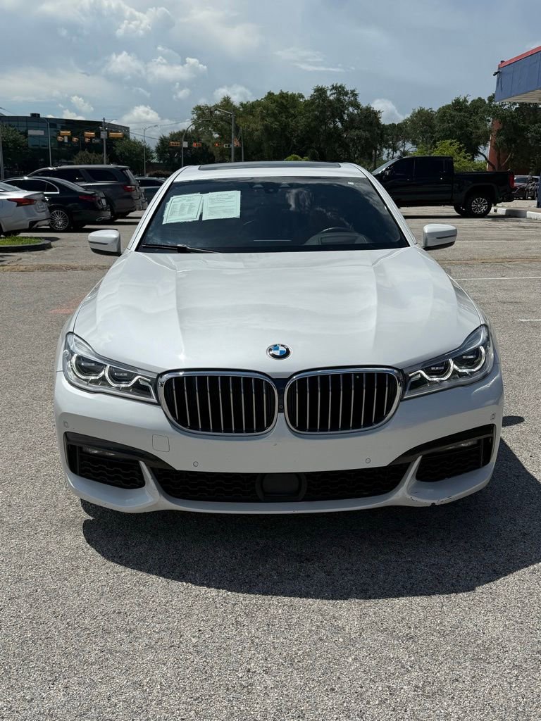 Used 2019 BMW 750i w/ Executive Package RWD image 2