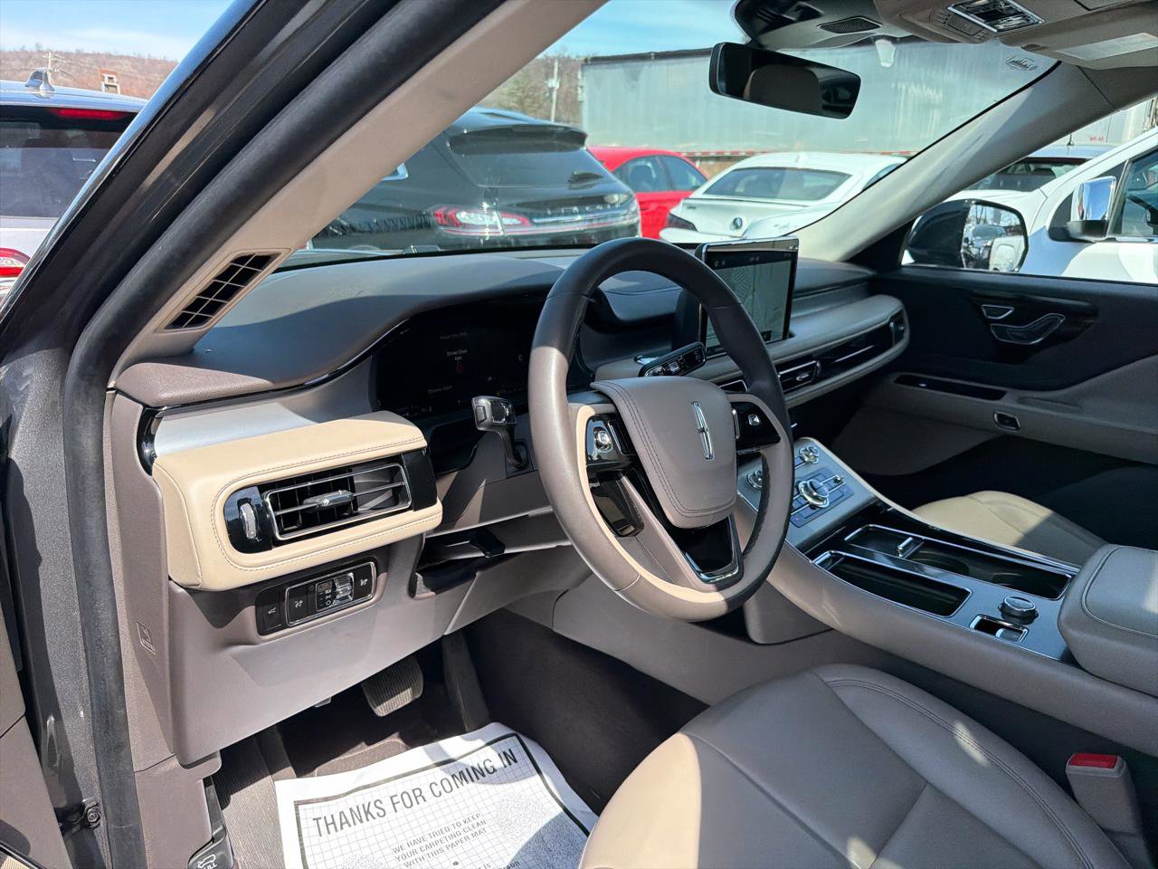 Used 2023 Lincoln Aviator AWD w/ Premium Package image 16