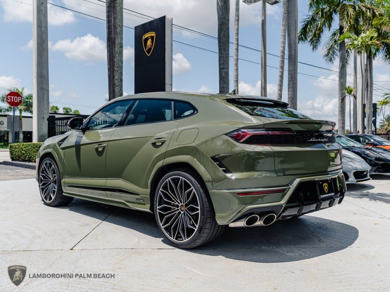 Used 2025 Lamborghini Urus SE AWD/4WD image 3