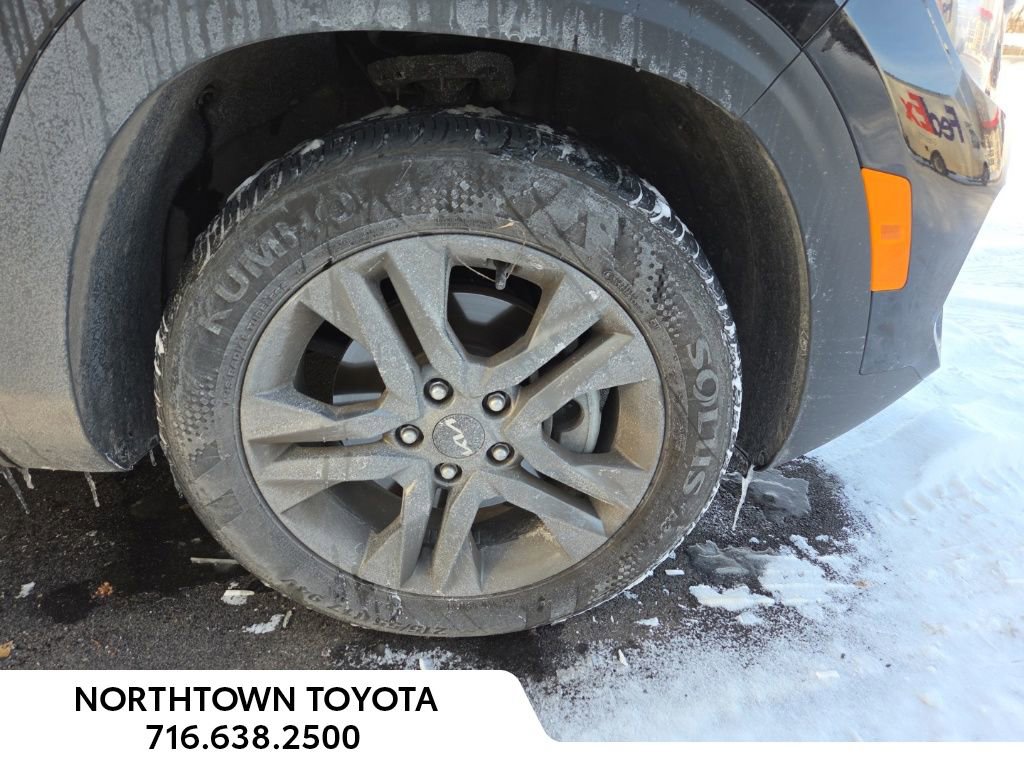 Used 2023 Kia Seltos LX image 2