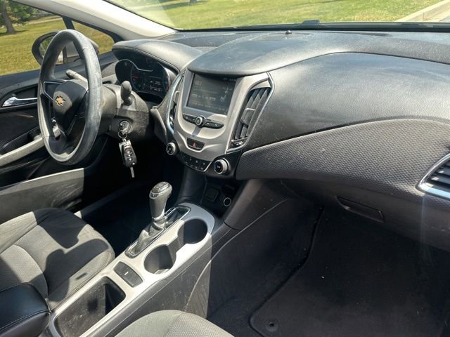Used 2016 Chevrolet Cruze LS FWD image 27