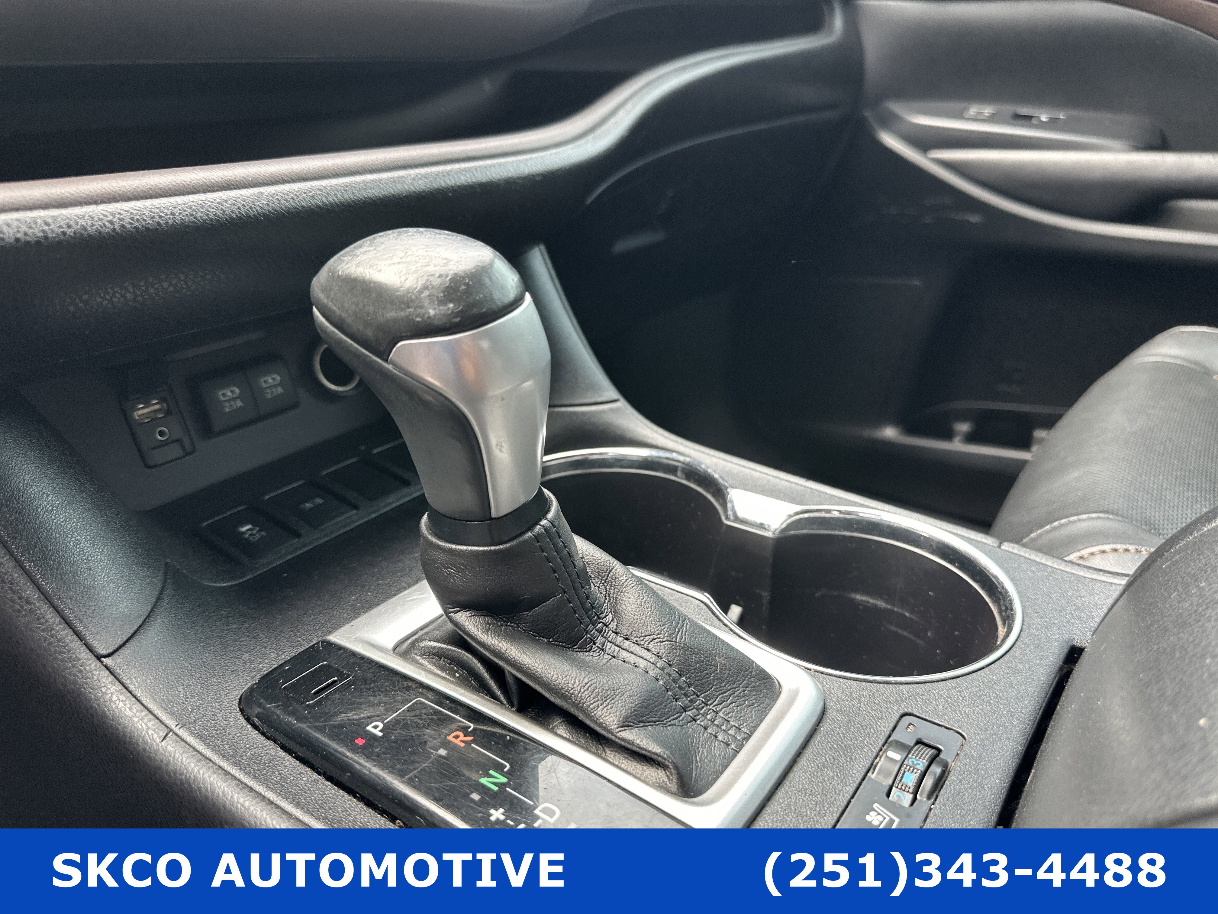 Used 2017 Toyota Highlander Limited image 22