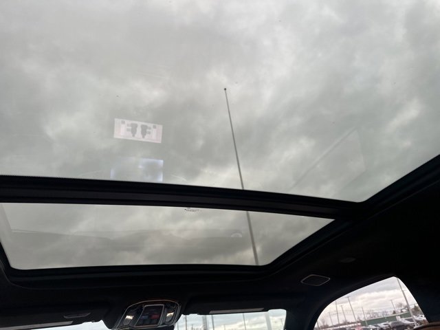 Used 2022 Jeep Grand Wagoneer Series III w/ Flexible Seating Group image 8