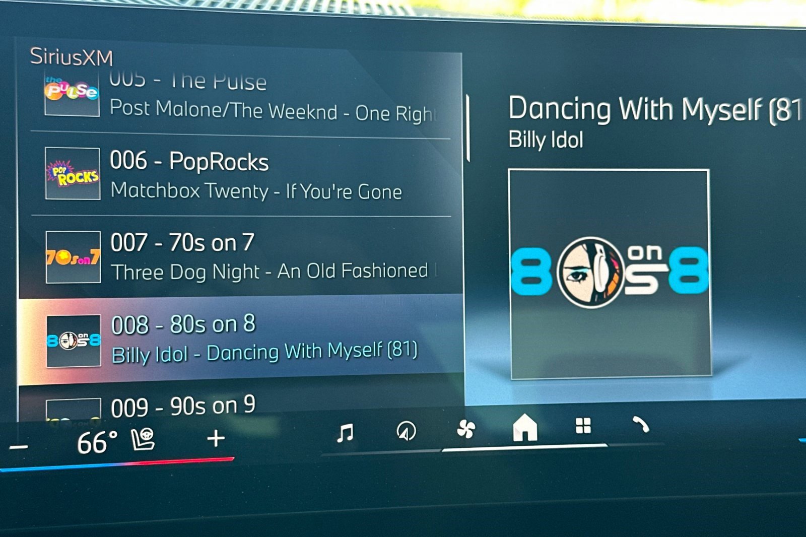 Used 2025 BMW 530i w/ Premium Package image 24